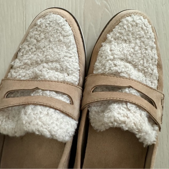 Vionic Cheryl Tan Sherpa Nubbuck Loafer - Picture 7 of 9
